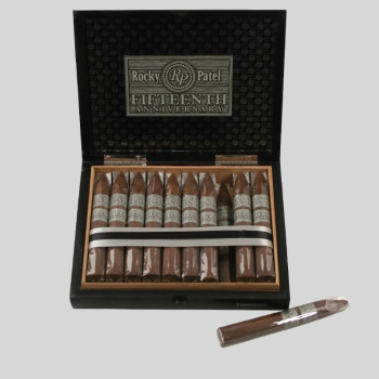 Rocky Patel 15th Anniversary Deluxe Tube 1/10 - 1